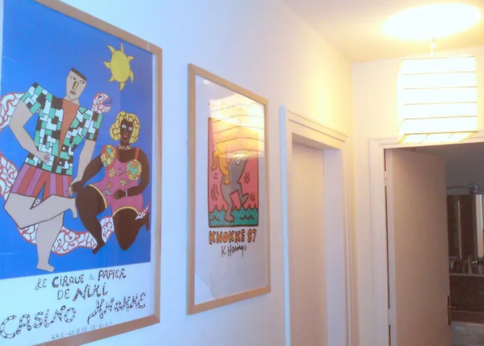 Quiet Bedroom, Comfy King Size Bed, Shared Bathroom, Center Rum i privatbostad Paris